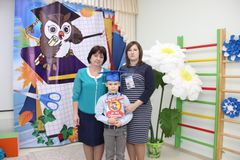 Кирилл и его руководители: вос-ль Сергун Е.В. и мама Елена Вячеславовна