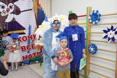 Артём научил всех делать пластилин в домашних условиях